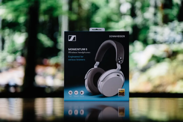 Sennheiser MOMENTUM 5 Review: ANC, Design, and Lossless Audio Upgrade